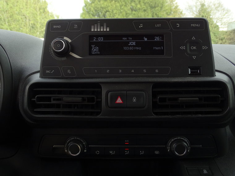 Vehicle Image 19