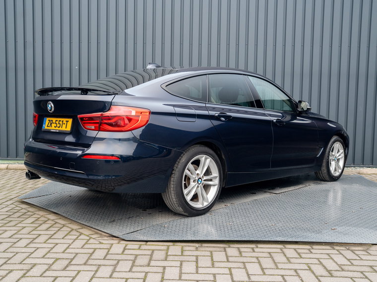 Vehicle Image 24