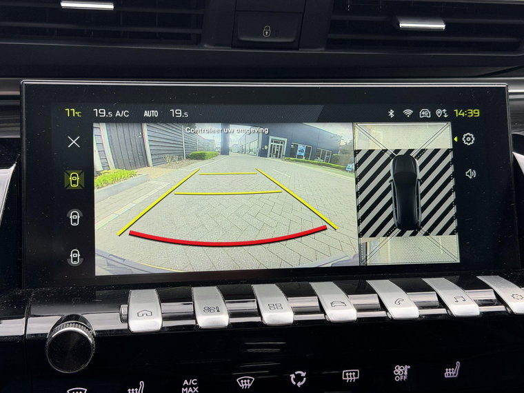 Vehicle Image 37