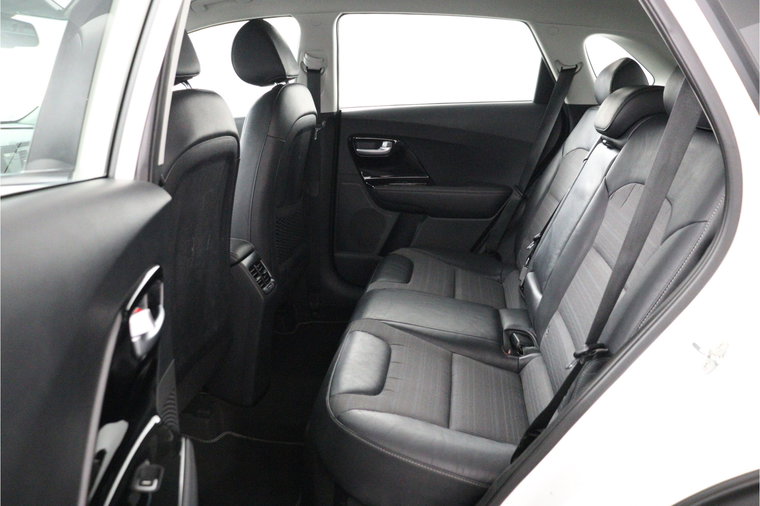 Vehicle Image 32