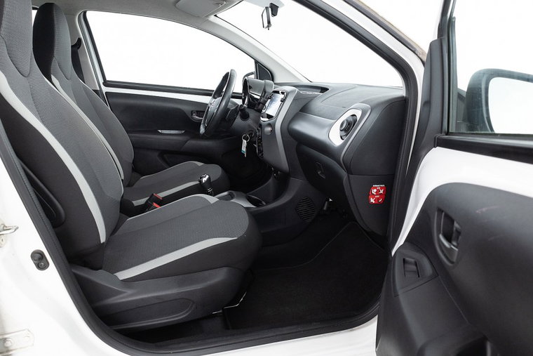 Vehicle Image 7