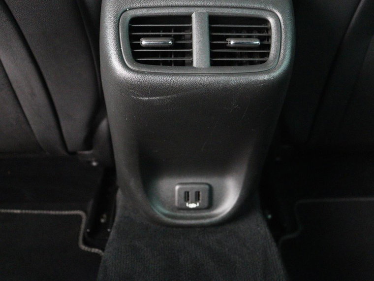 Vehicle Image 29