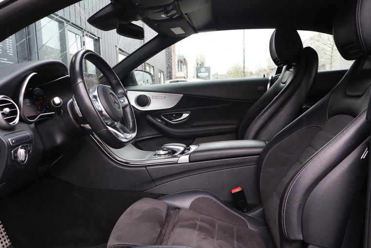 Vehicle Image 32