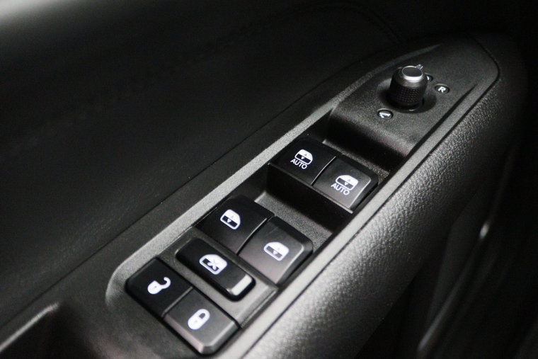 Vehicle Image 35