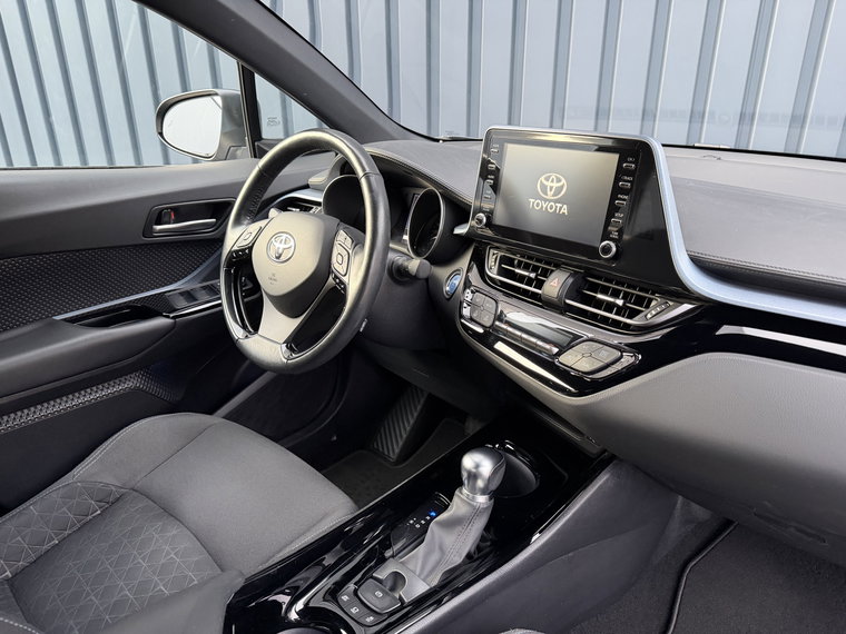 Vehicle Image 16