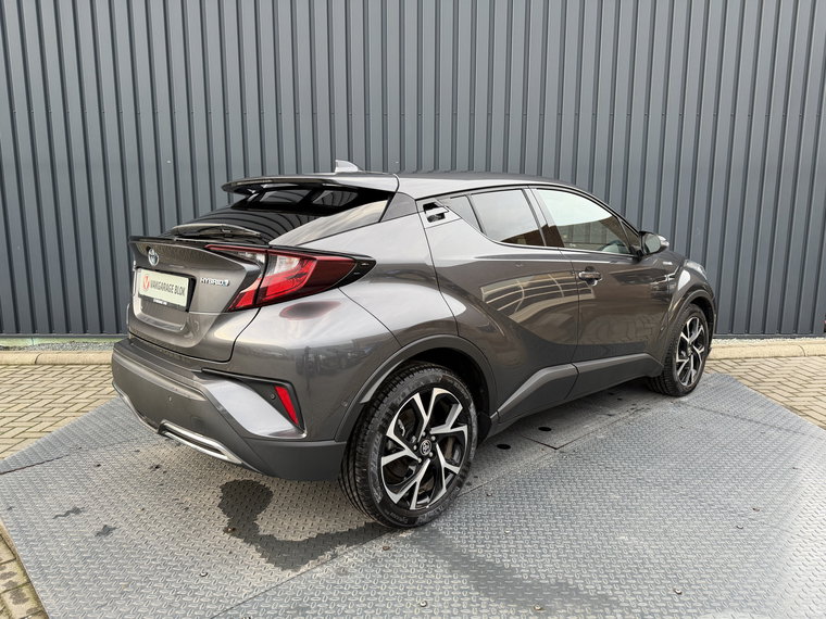 Vehicle Image 10
