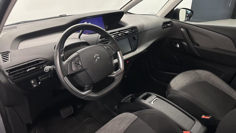 Vehicle Image 16