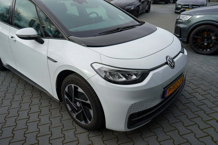 Vehicle Image 32