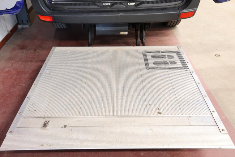 Vehicle Image 13