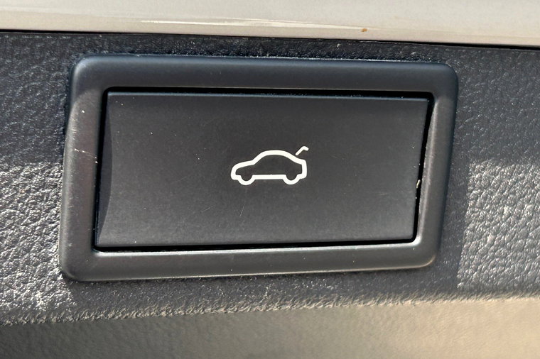 Vehicle Image 24