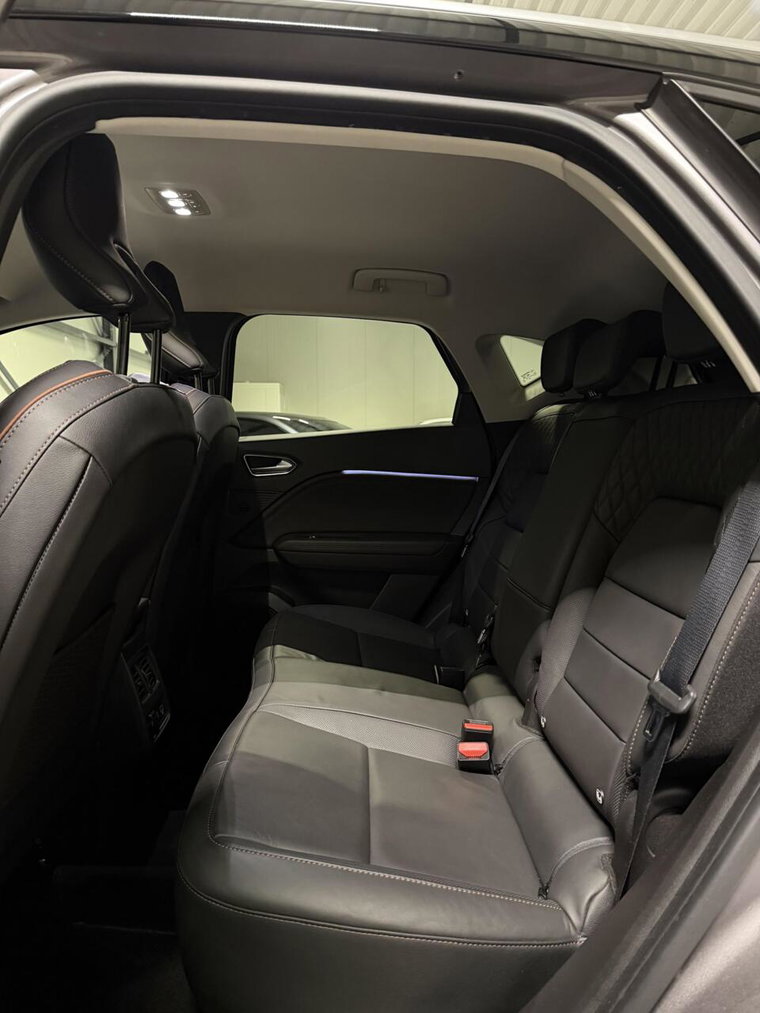 Vehicle Image 35