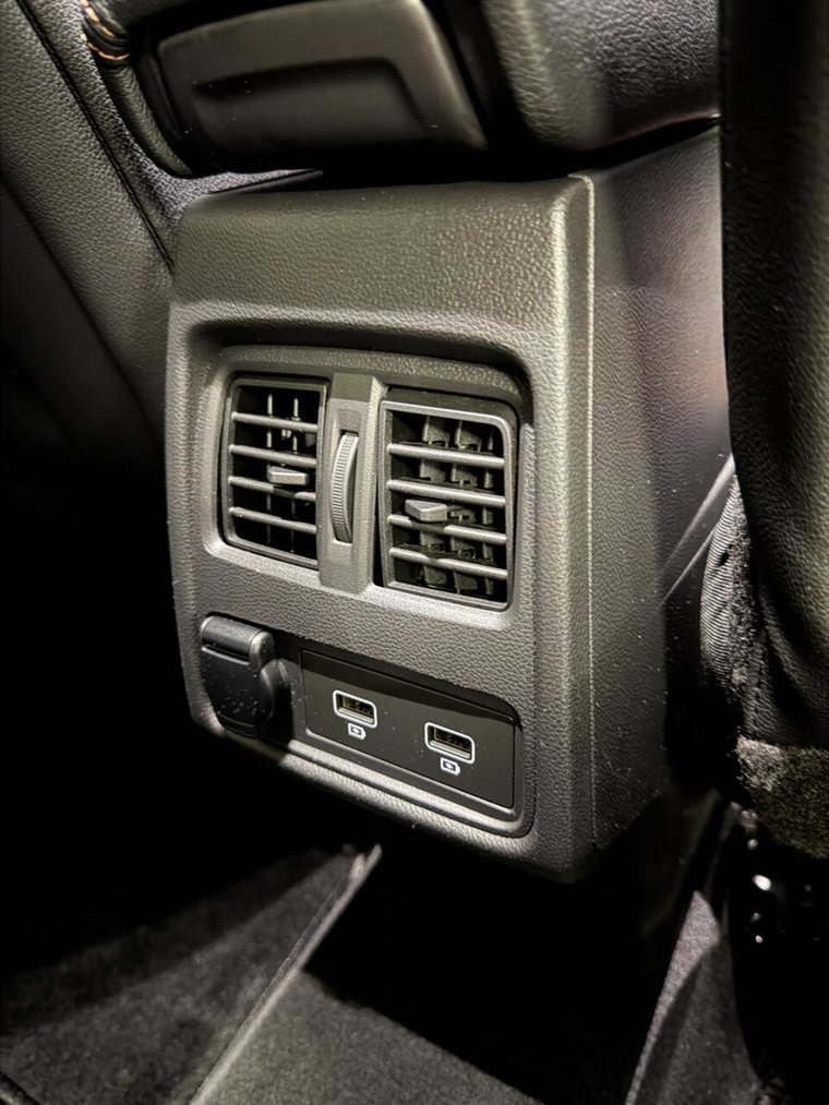 Vehicle Image 38