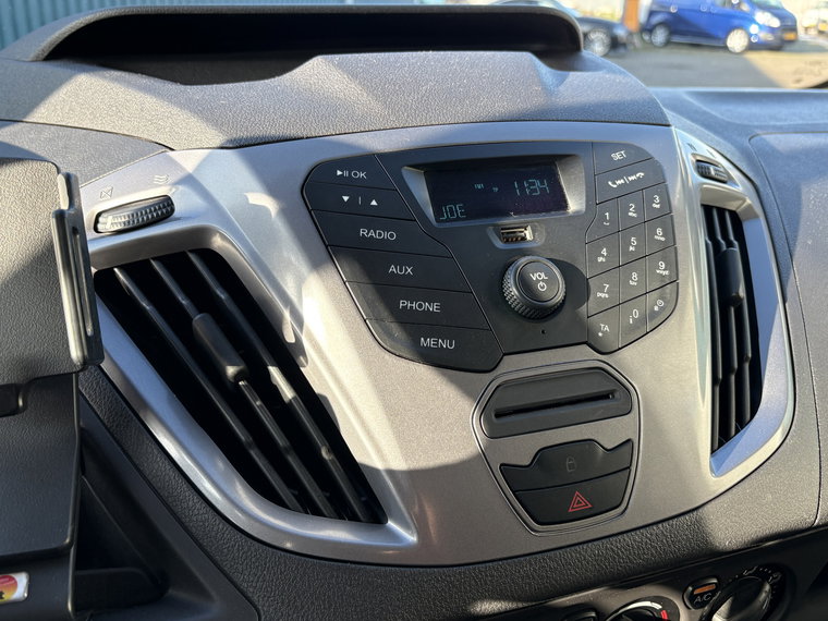 Vehicle Image 17