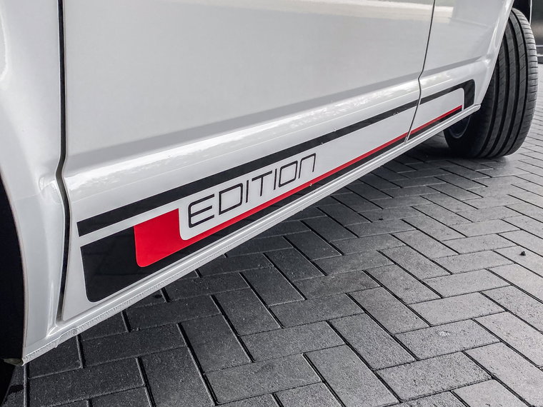 Vehicle Image 45