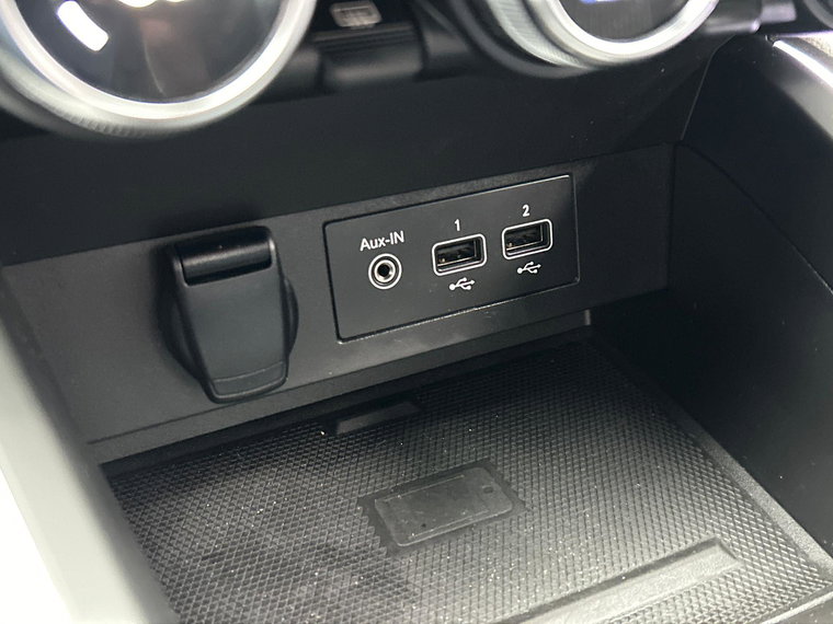 Vehicle Image 37