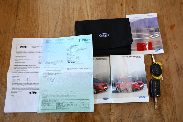 Vehicle Image 10
