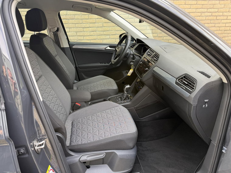 Vehicle Image 24