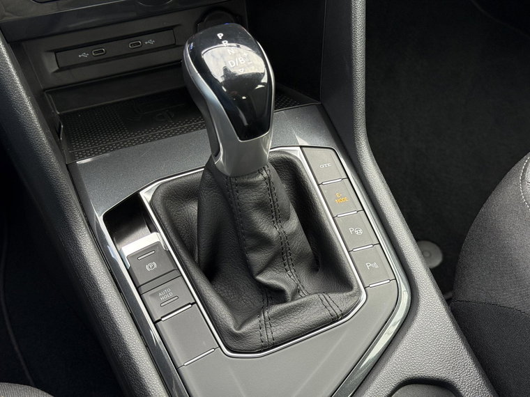 Vehicle Image 38