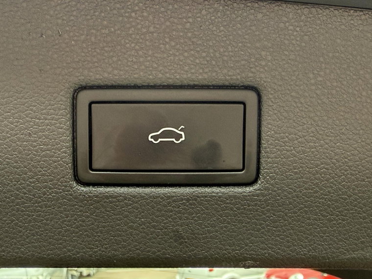 Vehicle Image 52