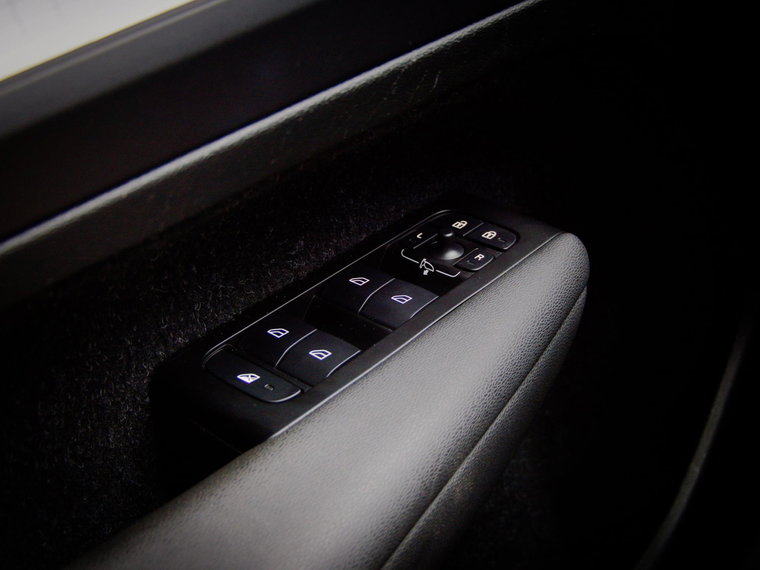 Vehicle Image 43