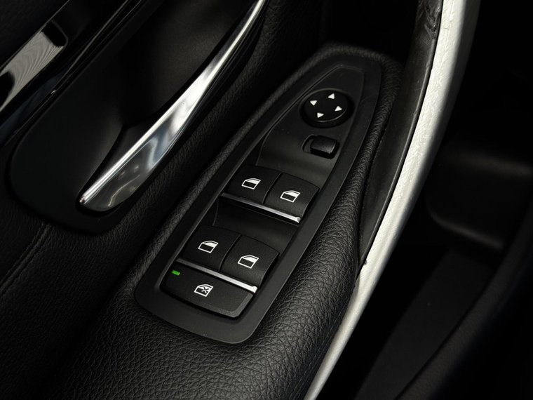 Vehicle Image 48
