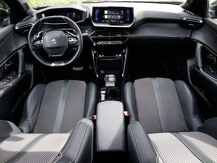 Vehicle Image 25