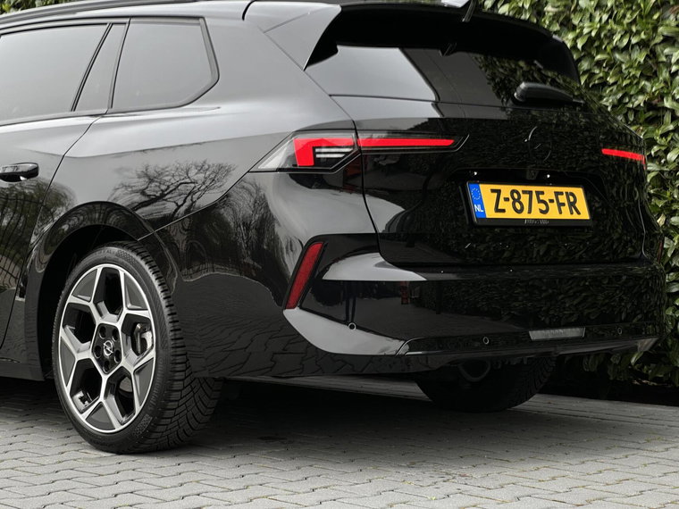 Vehicle Image 32