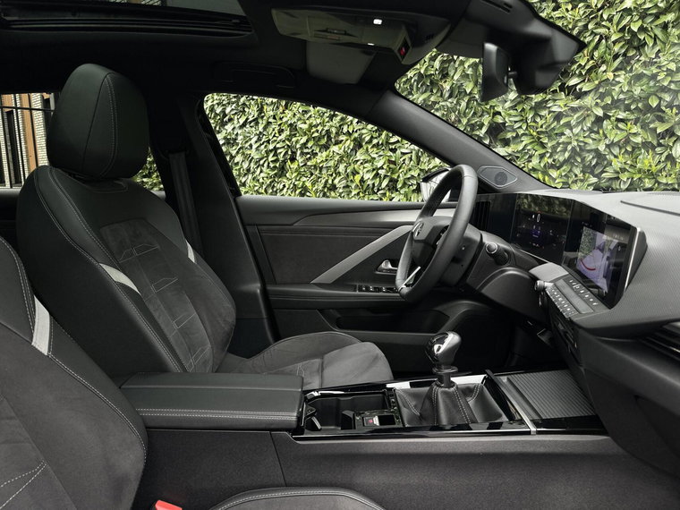 Vehicle Image 37