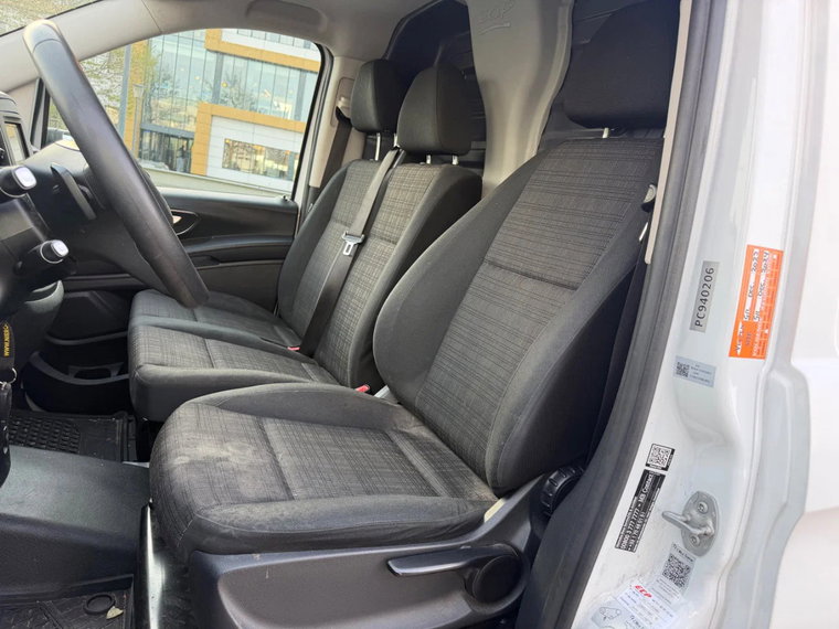 Vehicle Image 14