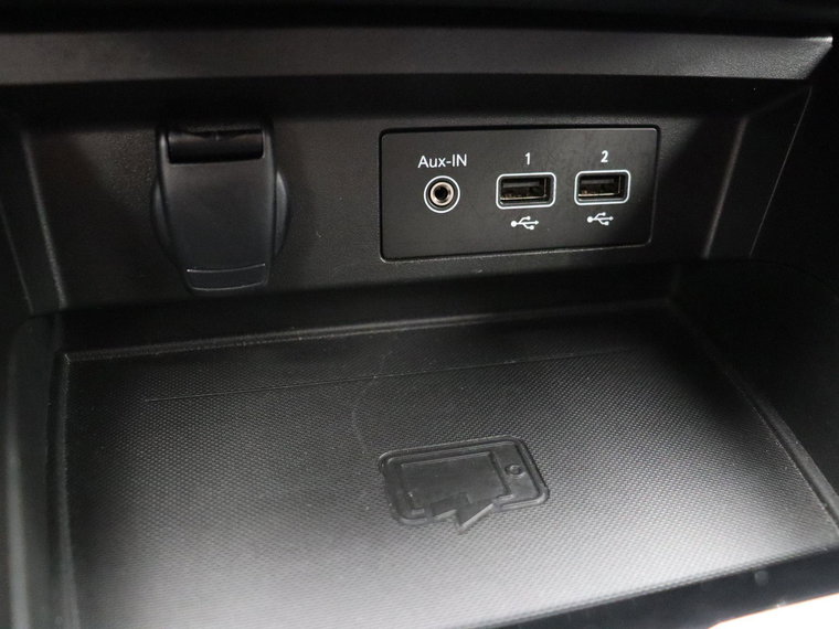 Vehicle Image 33