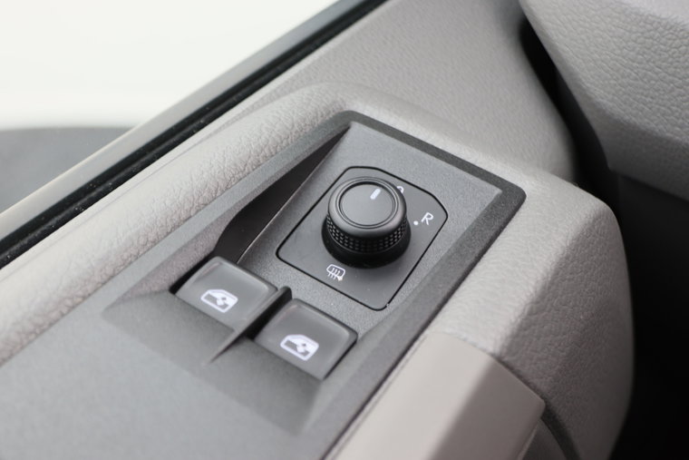 Vehicle Image 28
