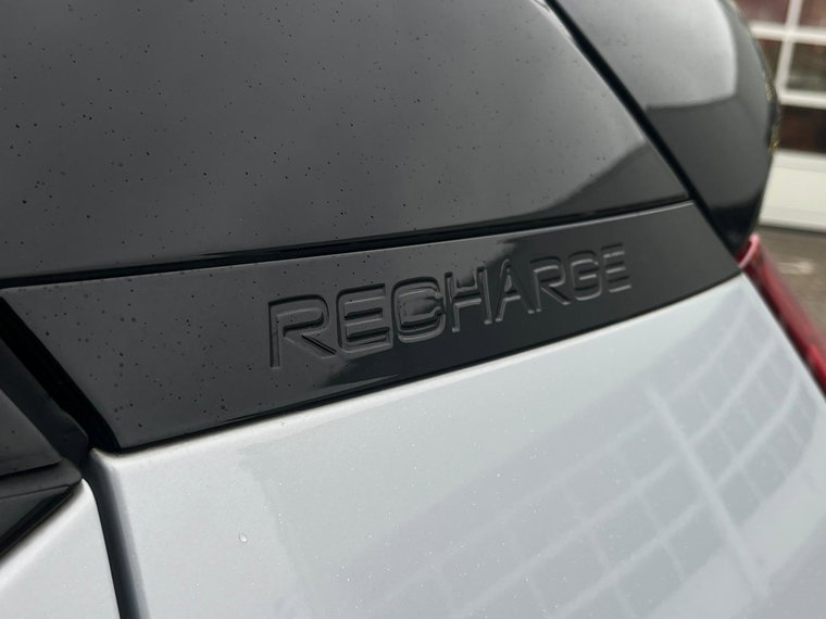 Vehicle Image 32