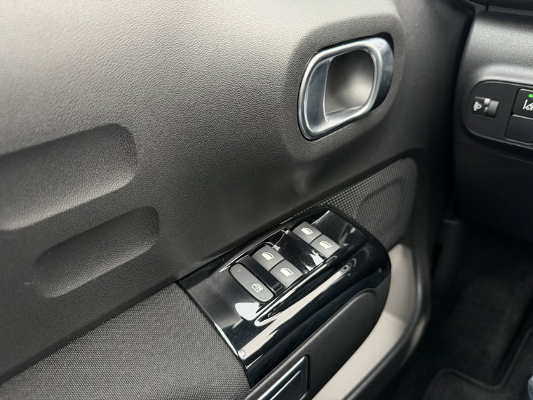 Vehicle Image 41