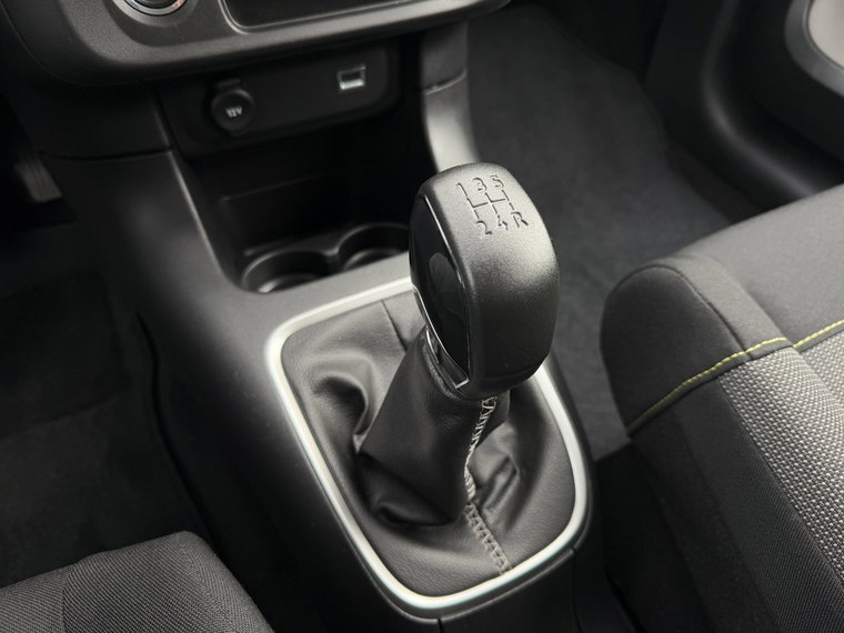 Vehicle Image 42