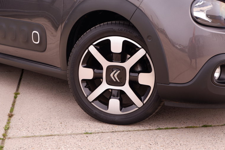 Vehicle Image 10