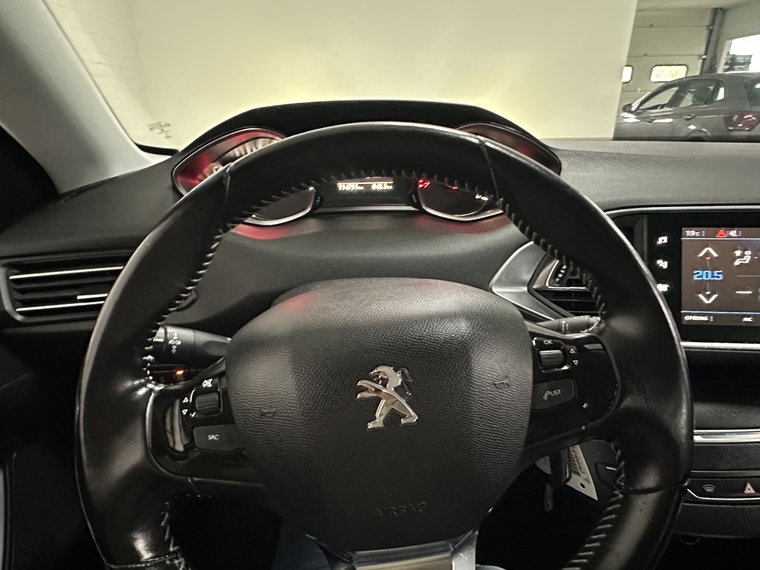 Vehicle Image 24