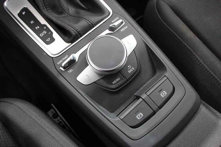 Vehicle Image 19
