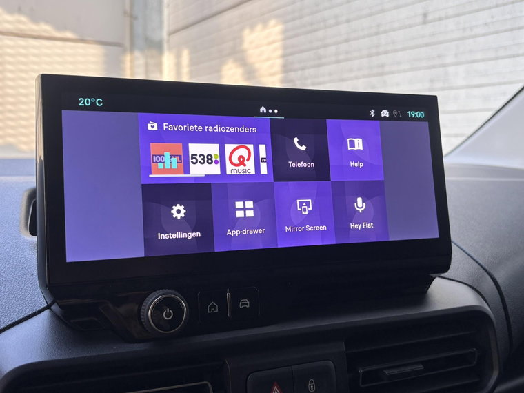 Vehicle Image 35