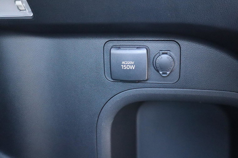 Vehicle Image 25