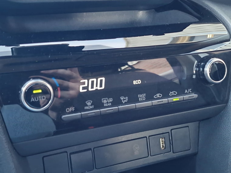 Vehicle Image 23