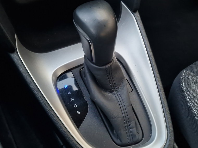 Vehicle Image 25