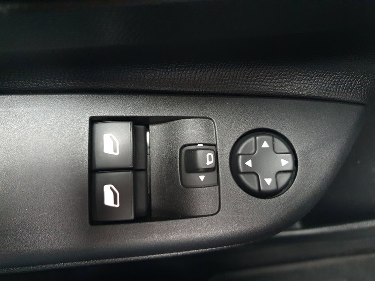 Vehicle Image 37