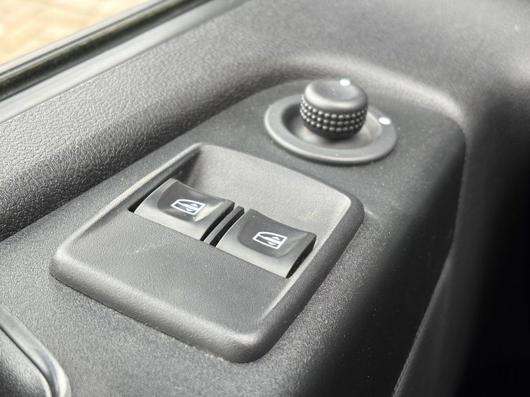 Vehicle Image 37