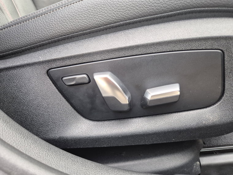 Vehicle Image 37