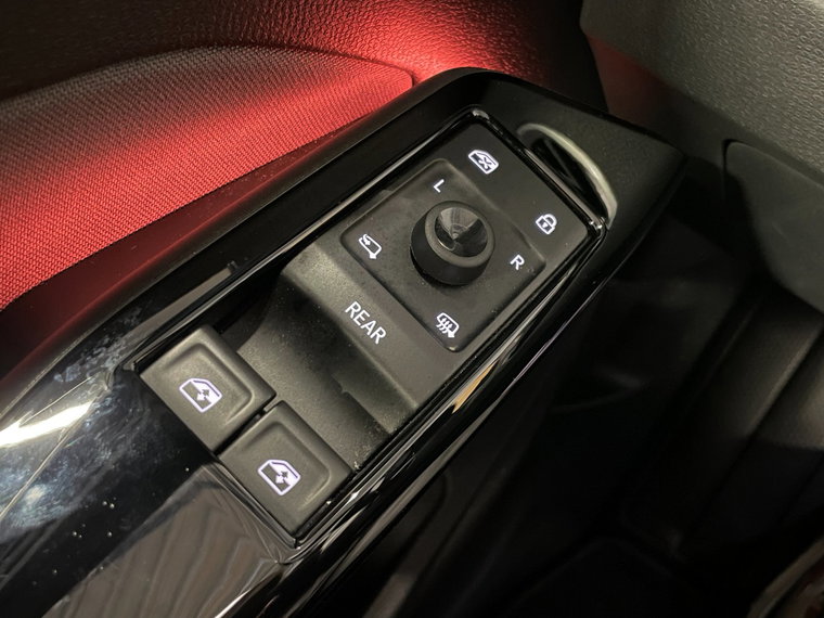 Vehicle Image 40