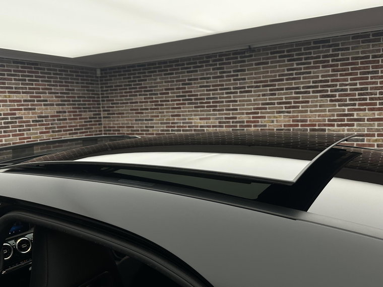 Vehicle Image 28