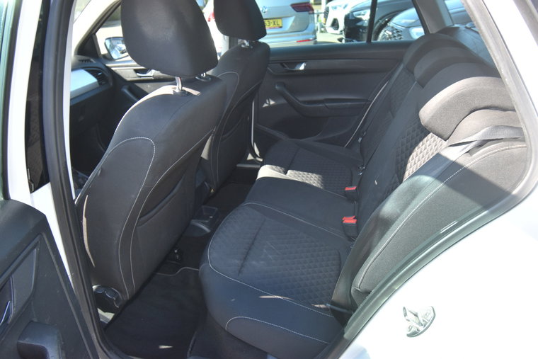 Vehicle Image 21