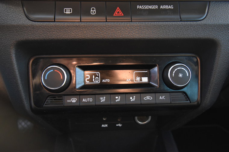 Vehicle Image 28