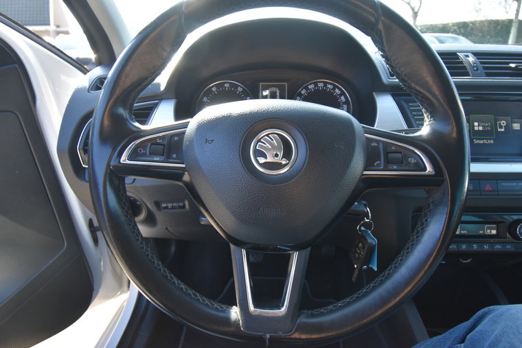 Vehicle Image 35