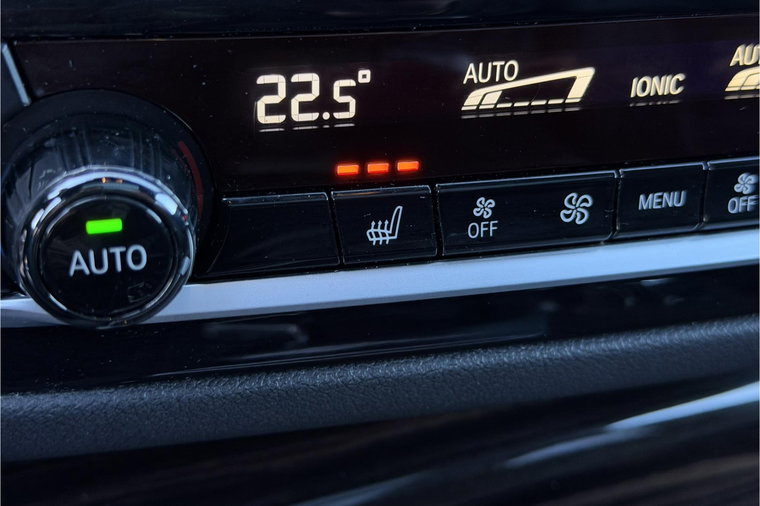 Vehicle Image 52